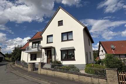 Haus zum Kaufen in Schieder-Schwalenberg 105.000,00 € 140 m²