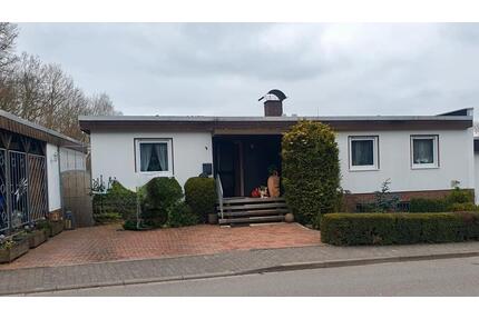 Einfamlienhaus im Bungalow-Stil in ruhiger Wohngegend - Korbach