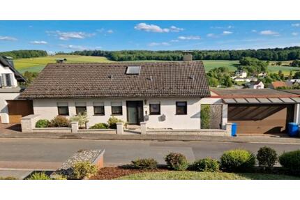 Großzügiges Haus mit Einliegerpotenzial -von Privat- - Selters (Taunus)