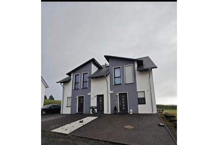 Doppelhaus - 799.000,00&nbsp;EUR Kaufpreis, ca.&nbsp; 218,00&nbsp;m&sup2; in Biedenkopf (PLZ: 35216)