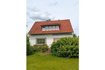 Einfamilienhaus mit Nebengebäude und idyllischen Gartenbereich - Sassenburg