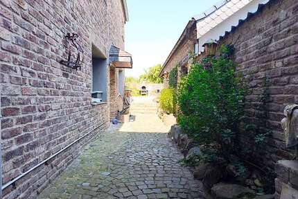 Haus zum Kaufen in Aachen 619.000,00 € 240 m²