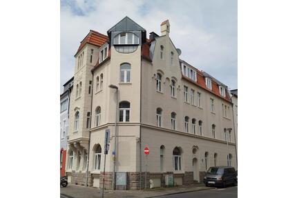 Schön und geräumig im Altbau - 900,00&nbsp;EUR Kaltmiete, ca.&nbsp; 80,00&nbsp;m&sup2; in Leverkusen (PLZ: 51379) Opladen