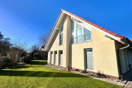 Außergewöhnliches Exklusiv- Domizil mit Galerie, firsthoher Deckengestaltung und Wintergarten in Bad Zwischenahn-Elmendorf nahe Zwischenahner Meer