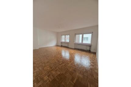 Große 5-Zimmer-Wohnung mit Balkon im Zentrum Gelsenkirchens
