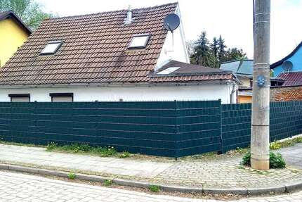 Haus zum Kaufen in Löderburg 65.000,00 € 70 m²