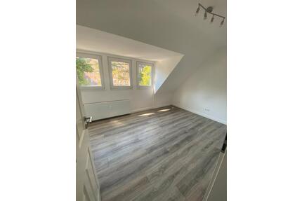 Nachmieter für helle 2-Zimmer-DGW in Düsseldorf-Unterrath - Hamm Berge