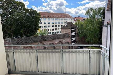 Wohnen in der Altstadt: Helle 2-3 Zi. Whg. mit Balkon Wohnung mieten - Nürnberg Sebald