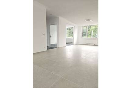 Büro in Stuttgart 2.450,00 € 230 m²