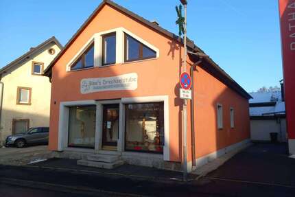 Haus zum Kaufen in Tröstau 148.000,00 € 173 m²