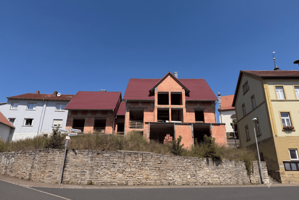 Haus zum Kaufen in Karlstadt 270.000,00 € 355 m²