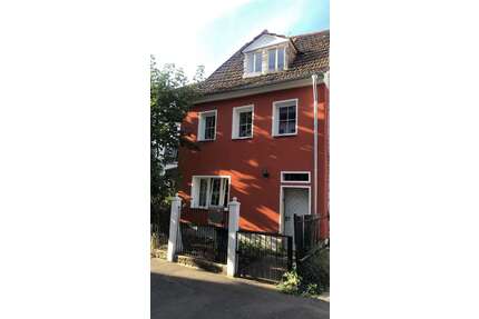 Haus zum Kaufen in Würzburg-Heidingsfeld 239.000,00 € 100 m²