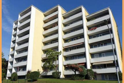 750,- für moderne 2-Zimmer-63 qm Komfortwohnung mit Sonnenloggia, Fernblick und Aufzug - Lauf an der Pegnitz