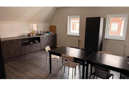 Wohngemeinschaft mit einer Putzfirma inklusive - Tuttlingen