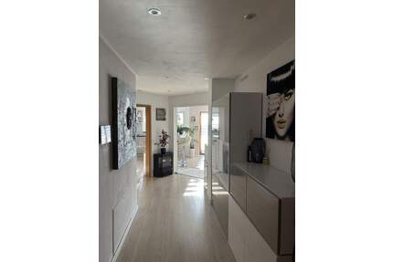 RESERVIERT!!! Privatverkauf - Helle DG-Wohnung in Reihen mit Balkon , EBK, Garage uvm. - Sinsheim