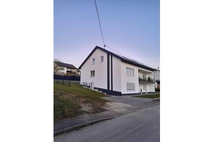 Dachgeschosswohnung - 850,00&nbsp;EUR Kaltmiete, ca.&nbsp; 104,00&nbsp;m&sup2; in Bissingen (PLZ: 86657)