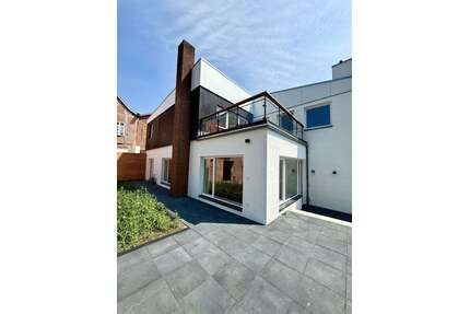 Haus zum Kaufen in Lüneburg 875.000,00 € 215.28 m²
