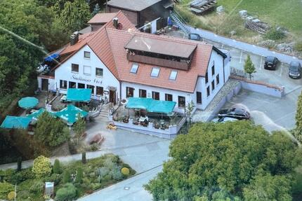Landgasthof - 2.500,00&nbsp;EUR Kaltmiete, ca.&nbsp; 325,00&nbsp;m&sup2; in Herrenberg (PLZ: 71083)