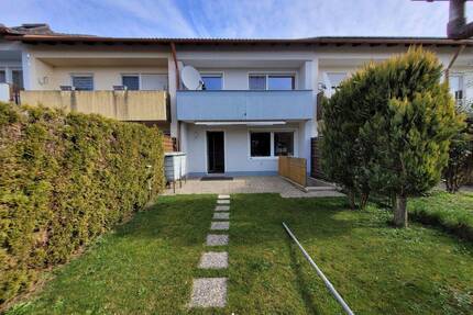 Familienglück am Ortsrand: Gepflegtes Reihenhaus mit kleinem Garten & niedrigem Energieverbrauch! - Giebelstadt