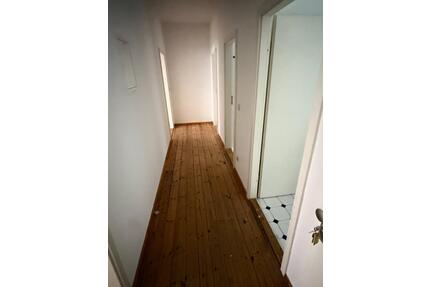 3 Zi Altbau neu saniert (Holzdiele, Türen) in Friedrichsfelde - Berlin Lichtenberg