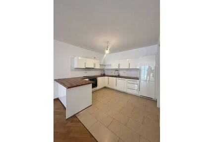 2 Nettokaltmieten Frei zum Einzug!Moderne 2 Zimmer Wohnung mit Einbauküche und Balkon - Frankfurt am Main Westend-Nord
