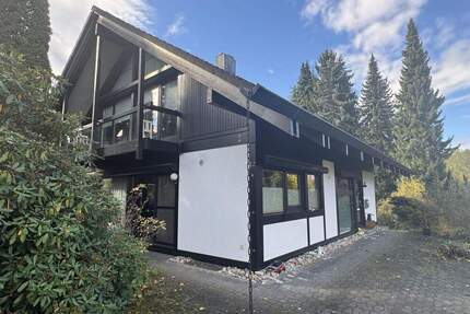 Wohnen im Grünen! - 1.750,00&nbsp;EUR Kaltmiete, ca.&nbsp; 200,00&nbsp;m&sup2;&nbsp;Wohnfl&auml;che in Freiberg (PLZ: 09599)