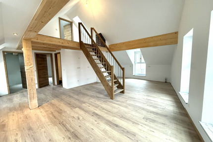 Exklusive Dachgeschosswohnung mit Empore & Erstbezug nach hochwertigem Ausbau - Erding