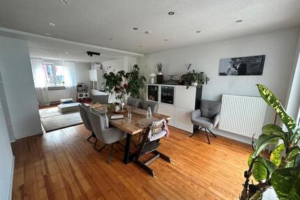 Freistehendes Wohnhaus in Göttelborn mit Pool, Garagen, PV-Anlage - Quierschied