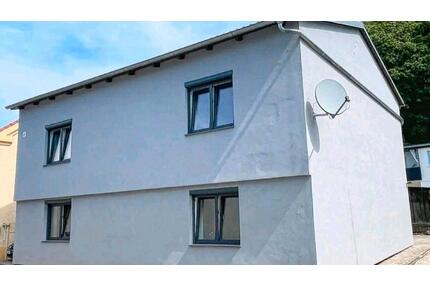 Modernisiertes EFH mit PV-Anlage aus 2023 - Donaustauf