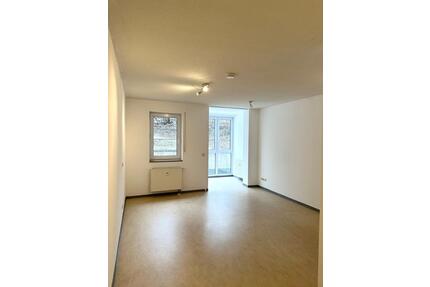 1-Zimmer-Apartment in Weiden m. EBK, TG-Stellplatz & Wintergarten - Weiden in der Oberpfalz