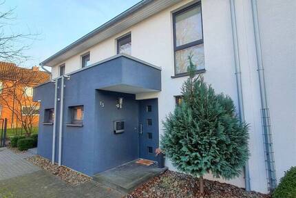 Gepflegtes Reihenmittelhaus mit Garten und Garage in Nienburg zu vermieten