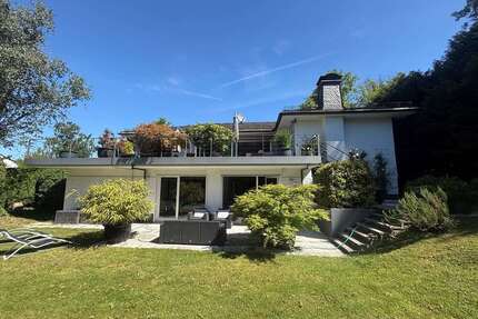 Haus zum Kaufen in Bad Homburg 2.280.000,00 € 320 m²