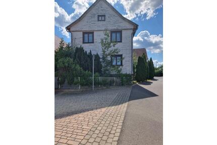 Wohnhaus mit Nebengebäude in Etterwinden - Bad Salzungen