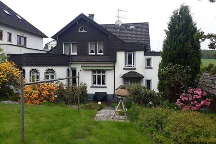 Ein - Zweifamilienhaus mit Handlungsbedarf zwischen Halver und Lüdenscheid