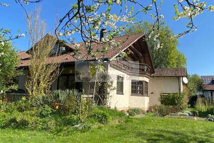 Haus zum Kaufen in Burgrieden 550.000,00 € 213.62 m²