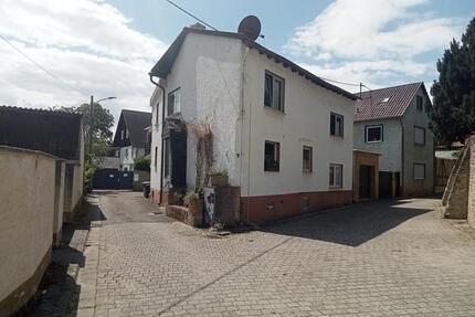 Zweifamilienhaus in ruhiger Lage - Gimbsheim