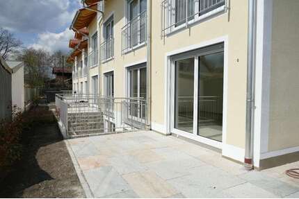 Haus zum Mieten in Egmating 2.500,00 € 174 m²