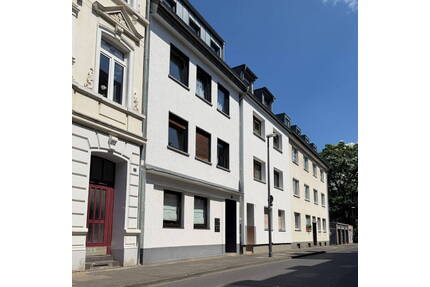 PROVISIONSFREIES MFH in Köln-Mülheim | 4 WE | teilmodernisiert | Ausbaupotenzial | Sofort entmietbar