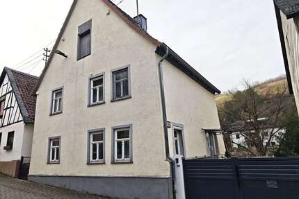 Haus zum Kaufen in Oberheimbach 85.000,00 € 86 m²