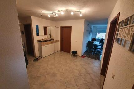 Schöne 3,5-Zi.-Wohnung mit EBK & TG – 90 m² in Mühlacker