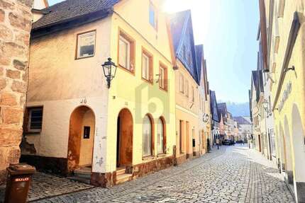 Haus zum Kaufen in Kulmbach 120.000,00 € 400 m²