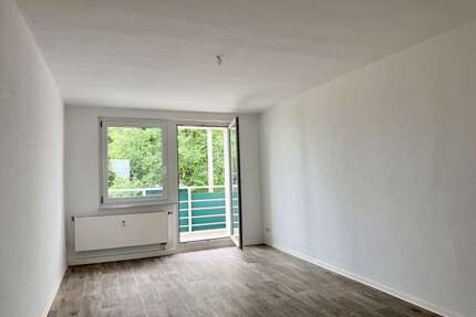 Wohnung zum Mieten in Plauen 307,13 € 58.95 m²