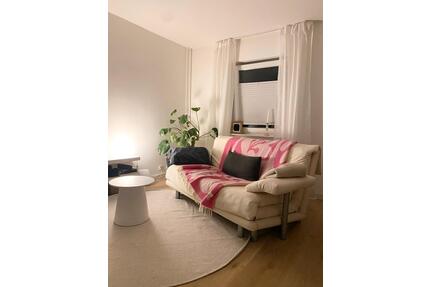 1 Zimmer Wohnungung Teilmöbliert Einzimmerwohnung mit Balkon - Hamburg Winterhude