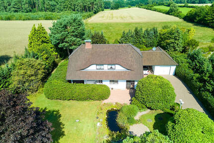 Repräsentatives Landhaus mit Baugrundstück und dazugehöriger Weide - Hanstedt-Schierhorn