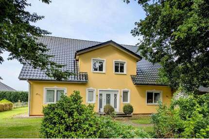 Haus zum Kaufen in Armstorf 359.000,00 € 244.11 m²