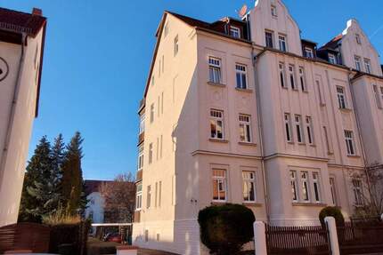 herrliche Dachgeschosswohnung mit Maisonette in Altenburg zu verkaufen.