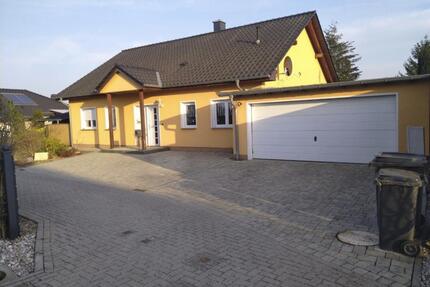 Ohne Makler - Modernes Einfamilienhaus mit Doppelgarage - Eisenhüttenstadt