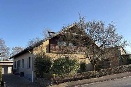 Raum für Familie & Zukunft - Zweifamilienhaus mit Terrasse und Loggia - Extertal Asmissen