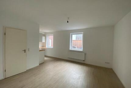 Schöne 2 Zimmerwohnung in der Stadt mit Waschmaschine und Kühls - Kiel