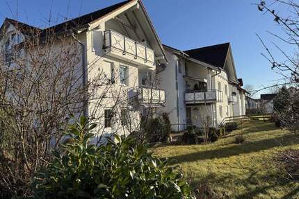 Außergewöhnliche 147 m² 2-Zimmer Wohnung mit großzügigem Garten in Kißlegg